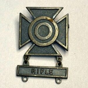WWII US Army Sharpshooter Badge with Rifle Bar #5058